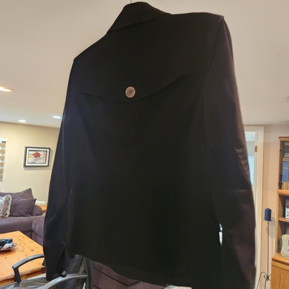 BURBERRY BLACK COTTON JACKET IN EXCELLENT CONDITION ONLY WARN A COUPLE OF TIMES. - Picture 6 of 8